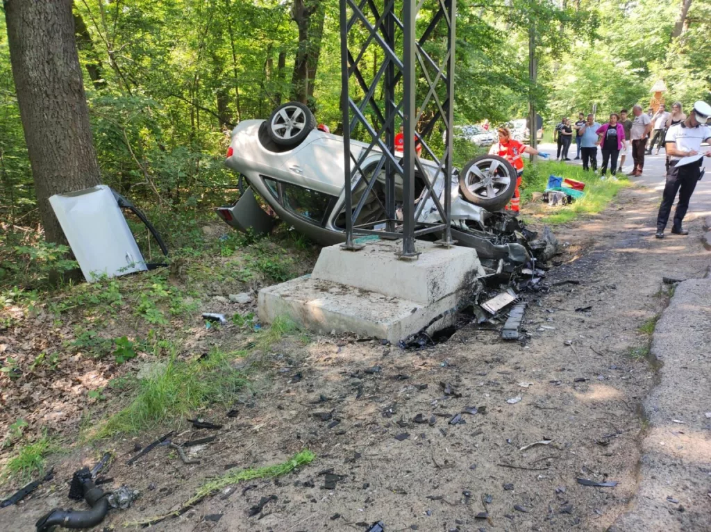 Trei morți și doi răniți într-un accident în Sibiu