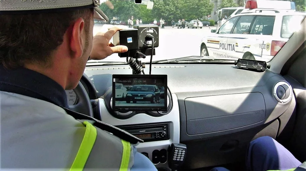 Craiova: Prins la volan cu 135 km/h