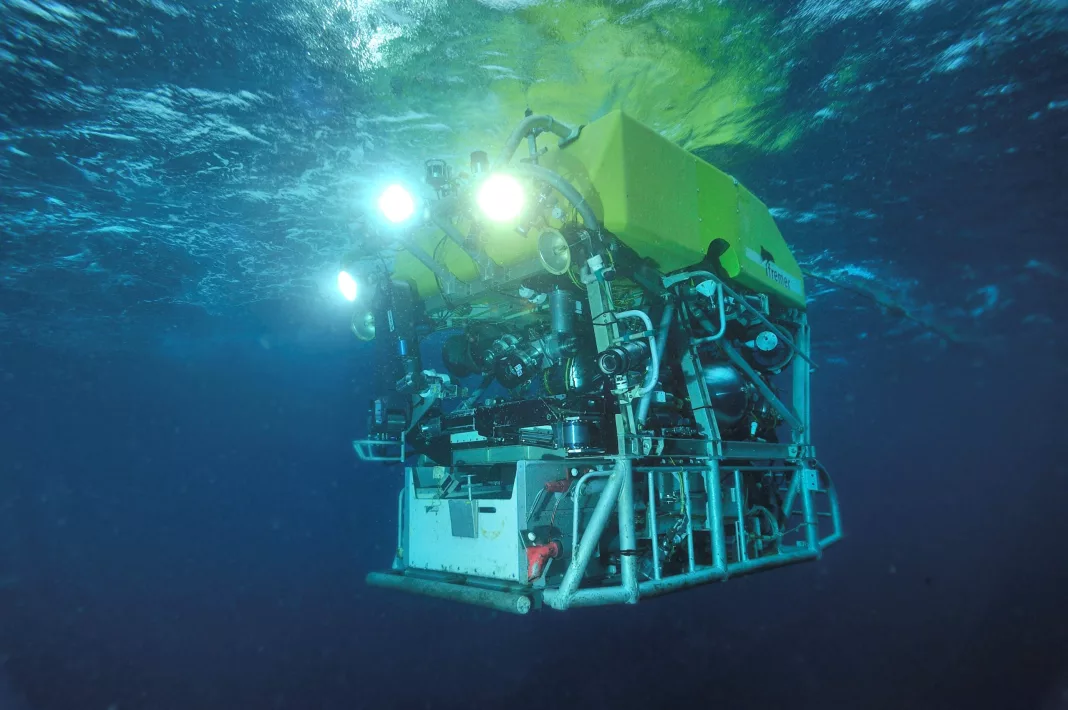 Submersibilul Titan mai are oxigen doar câteva ore
