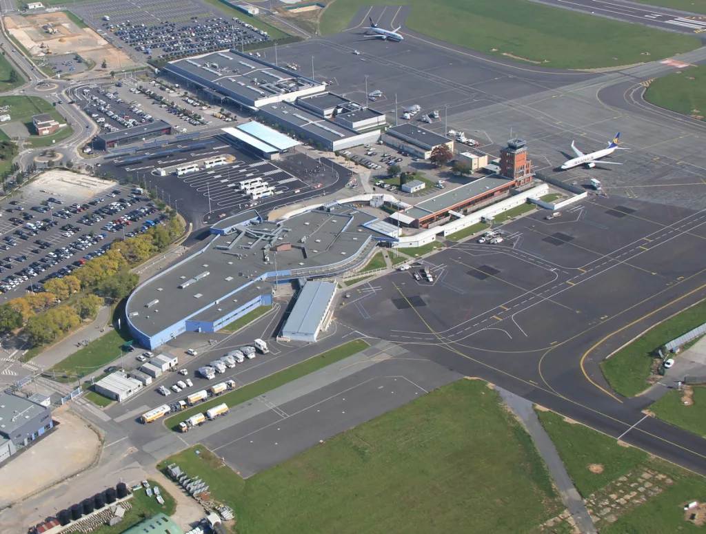 Avertizare MAE: Grevă a controlorilor aerieni pe aeroportul Paris-Beauvais