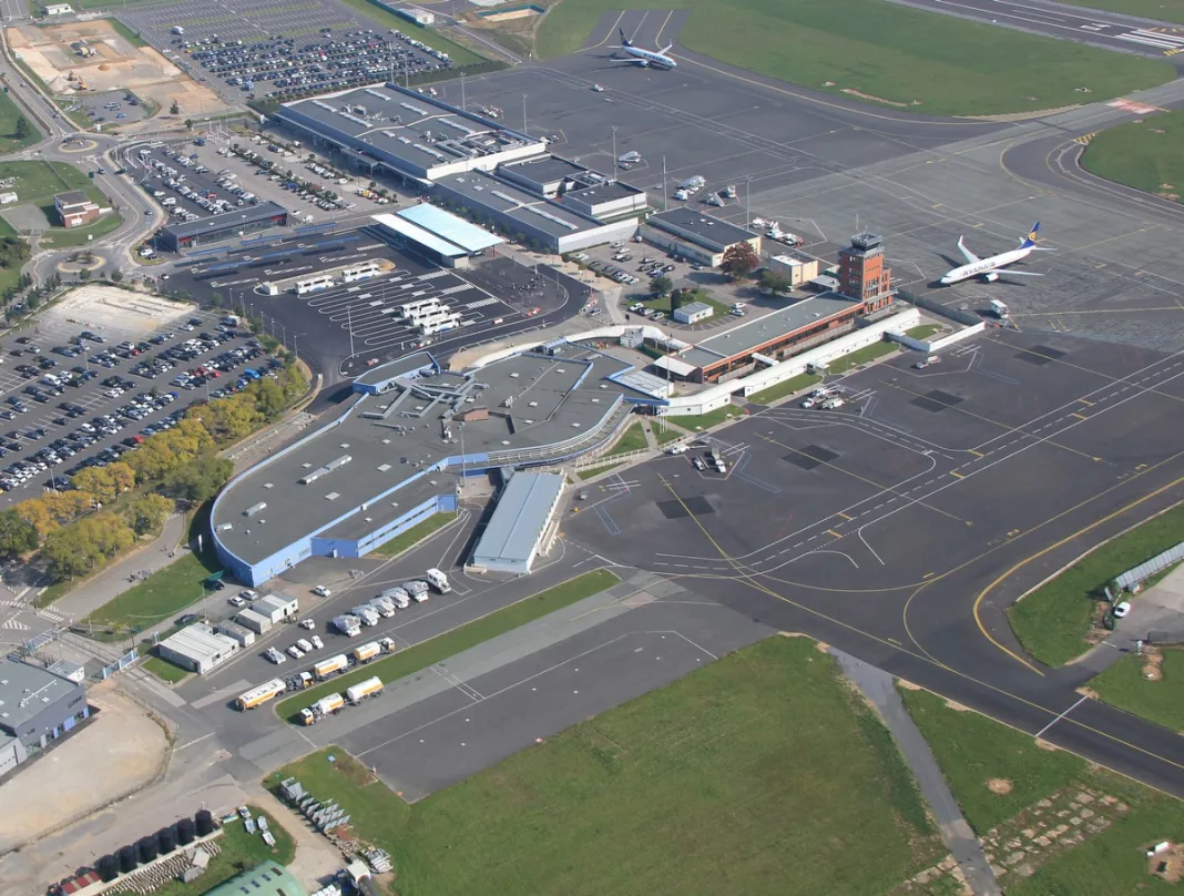 Avertizare MAE - grevă a controlorilor aerieni pe aeroportul Paris-Beauvais