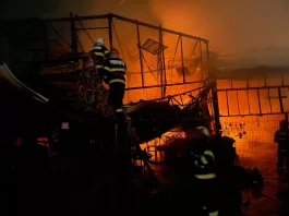 Un atelier a fost mistuit de flăcări în Șimian, Mehedinți