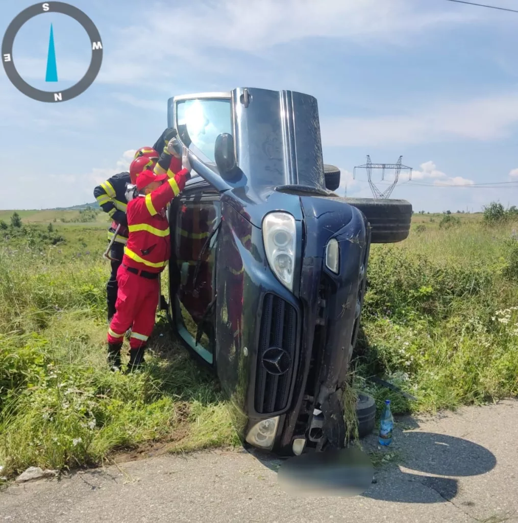 Mehedinţi: Accident spectaculos pe DN 67