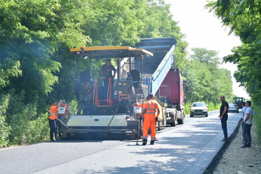 Cel mai lung drum județean din Dolj, în febra asfaltării