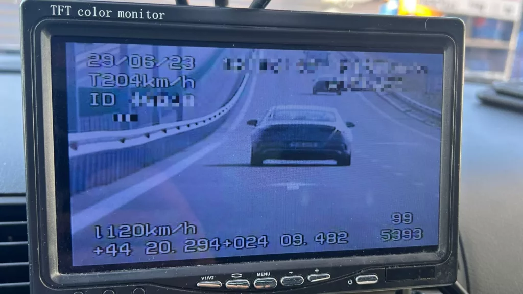 Olt: Tineri depistați cu peste 200 de km/h pe DEx12