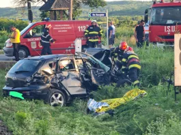 Vâlcea: Un mort și patru răniți după ce o mașină a fost lovită de tren la Orlești