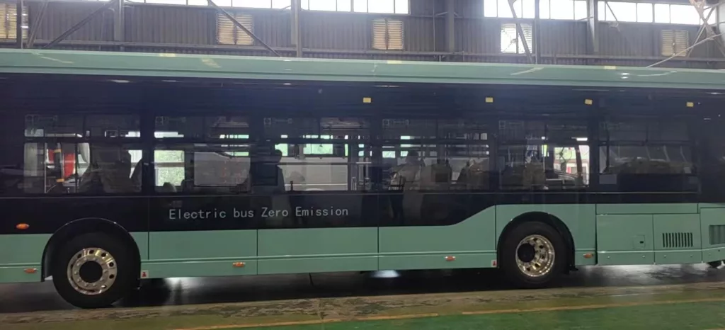 Primul autobuz electric a ajuns azi la Craiova