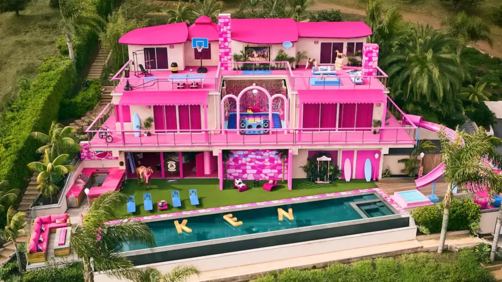 (VIDEO) Airbnb oferă sejururi gratuite în casa Barbie din Malibu