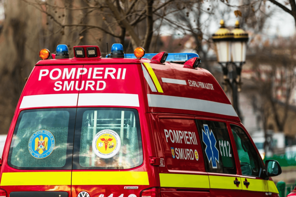 Fata de 14 ani, înjunghiată în Grădina Botanică din Craiova, a murit