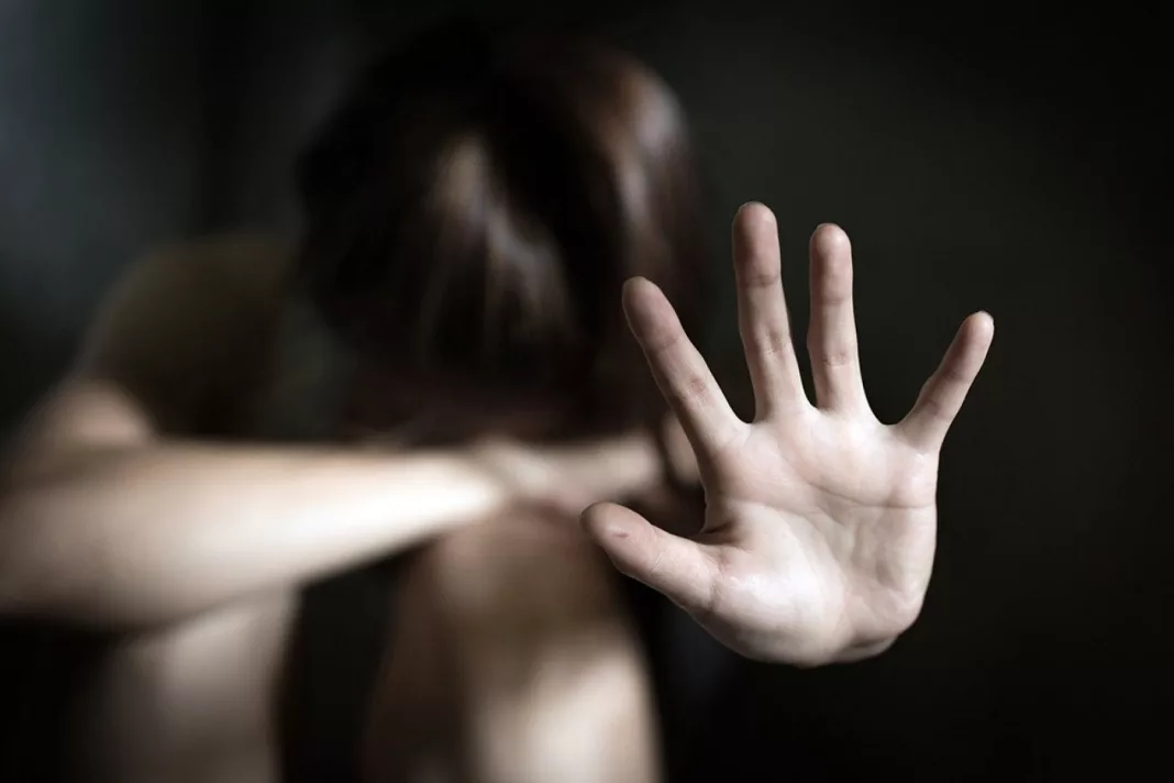 Femei bătute într-un centru ilegal din Baia Mare
