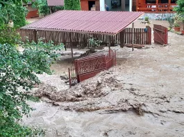 Zeci de localități din 14 județe, afectate de ploi și inundații