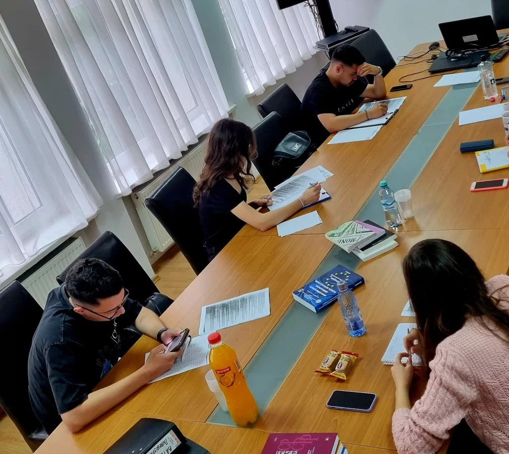 LEXTOP, un an de realizări. Primele succese la Centrul de pregătire pentru admiterea în profesii juridice din Craiova