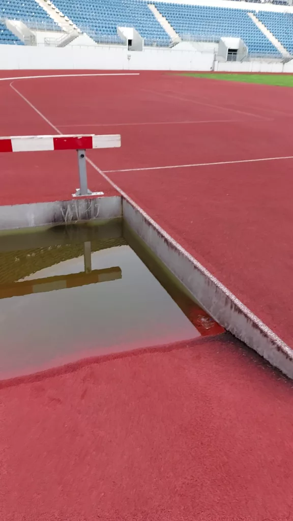 Mormoloci pe Stadionul Municipal din Târgu Jiu
