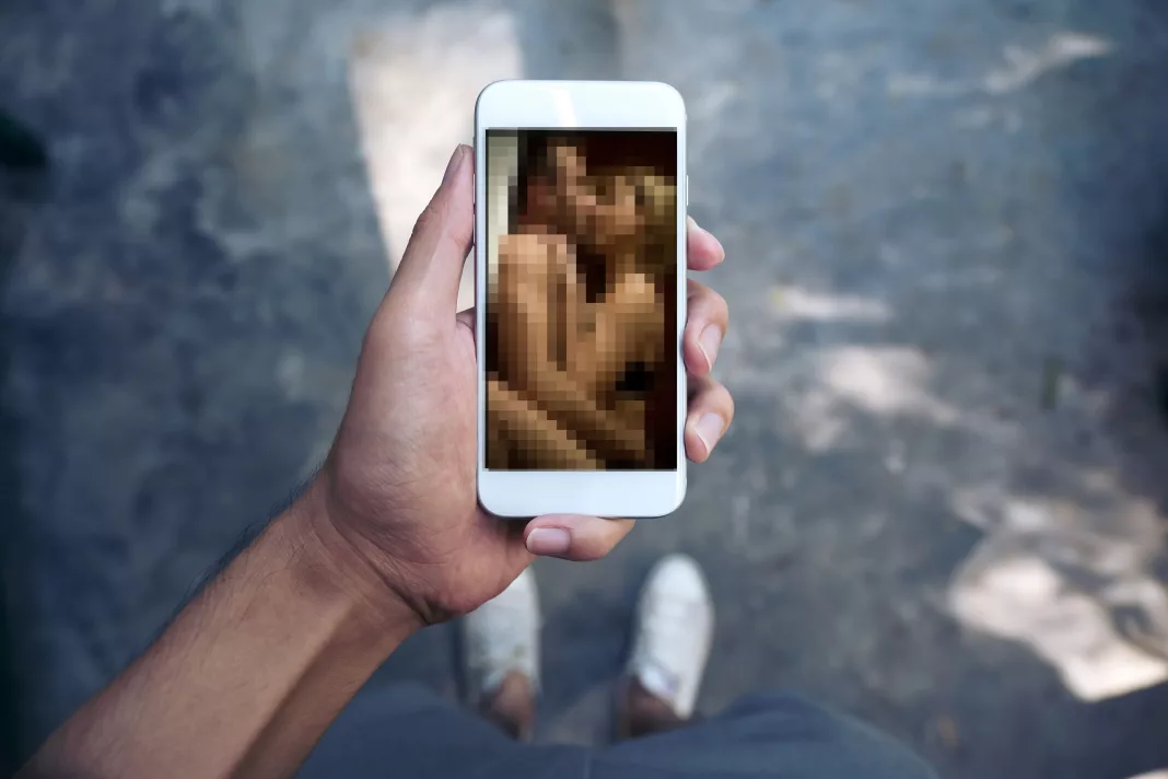 Închisoare pentru publicarea de imagini nud ale unei persoane fără acordul ei