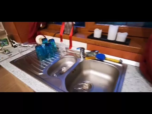 (VIDEO) O casă de vacanță din Predeal, devastată de un urs