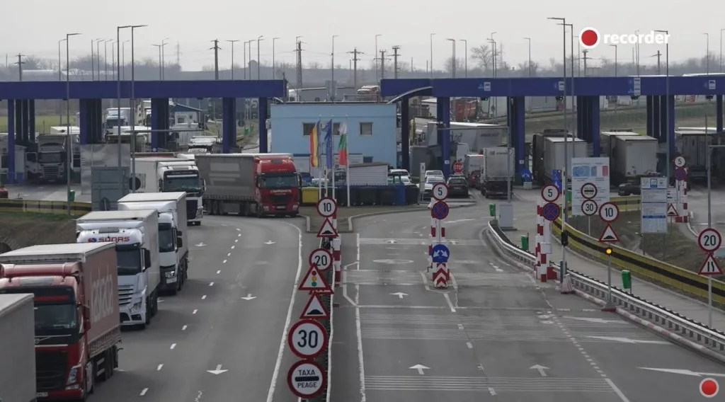 Camioanele care ies din ţară au de aşteptat 220 de minute la frontieră