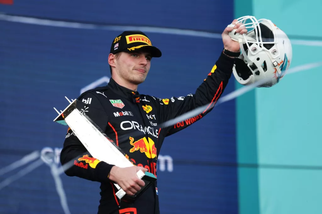 Max Verstappen a triumfat în Canada şi a intrat în istoria Formulei 1