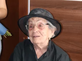 Elena Dinescu din Râmnicu Vâlcea a fost sărbătorită la împlinirea vârstei de 100 de ani