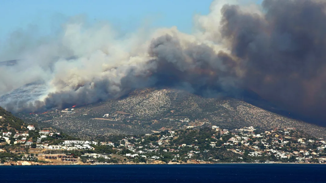 Grecia a prelungit Codul roșu de caniculă până pe 27 iulie. Este pericol de incendii