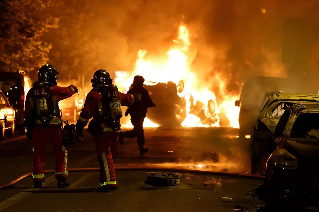 (VIDEO) Protestele mătură în Franța