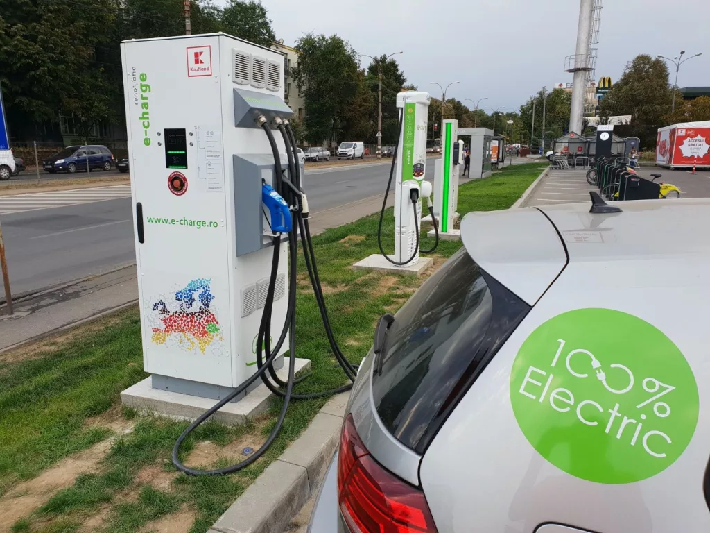 9,5 milioane de euro pentru construcţia a 242 de noi staţii de încărcare maşini electrice