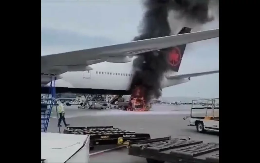 Un avion de linie Air Canada, în flăcări la Montréal
