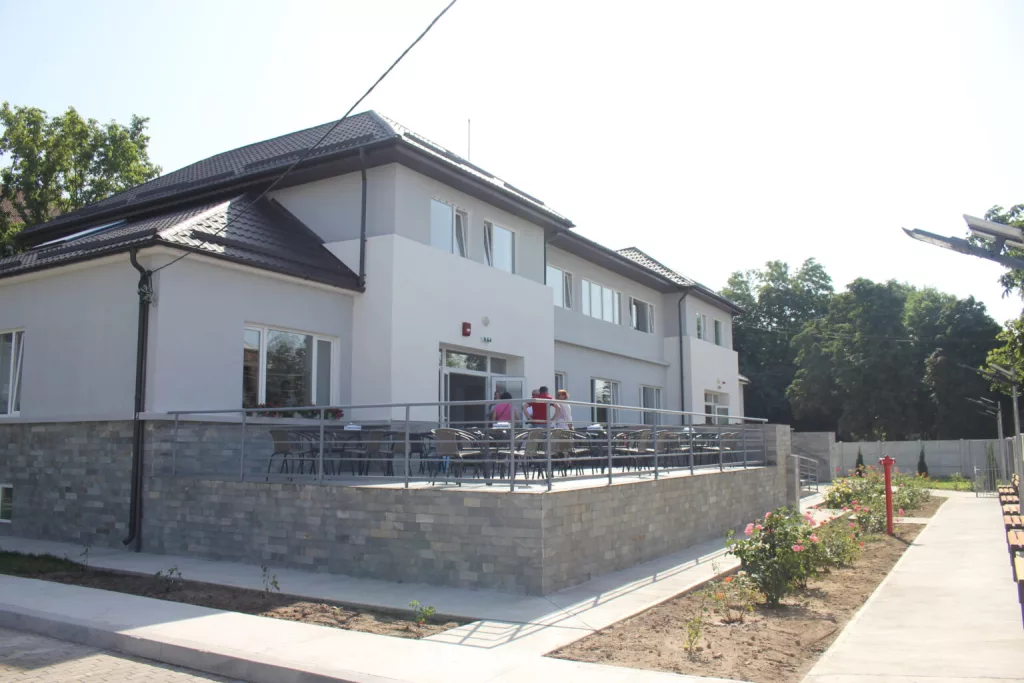 Craiova: S-a deschis Centrul Social de Zi pentru Persoane Vârstnice „Sfinții Doctori fără de Arginți Cosma și Damian”