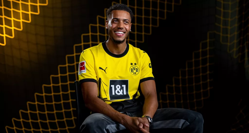 Borussia Dortmund l-a transferat pe Nmecha