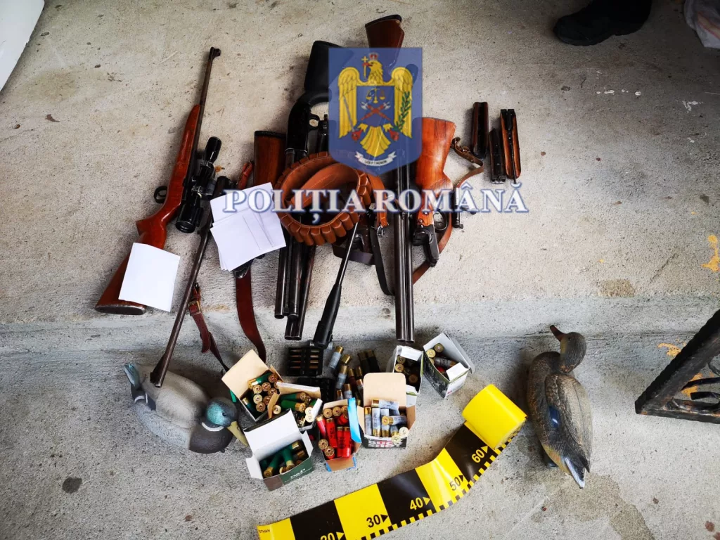 Vâlcea: Percheziții la persoane bănuite de braconaj