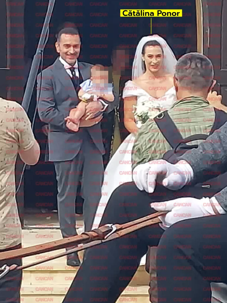 Cătălina Ponor s-a cununat religios şi şi-a botezat fiul