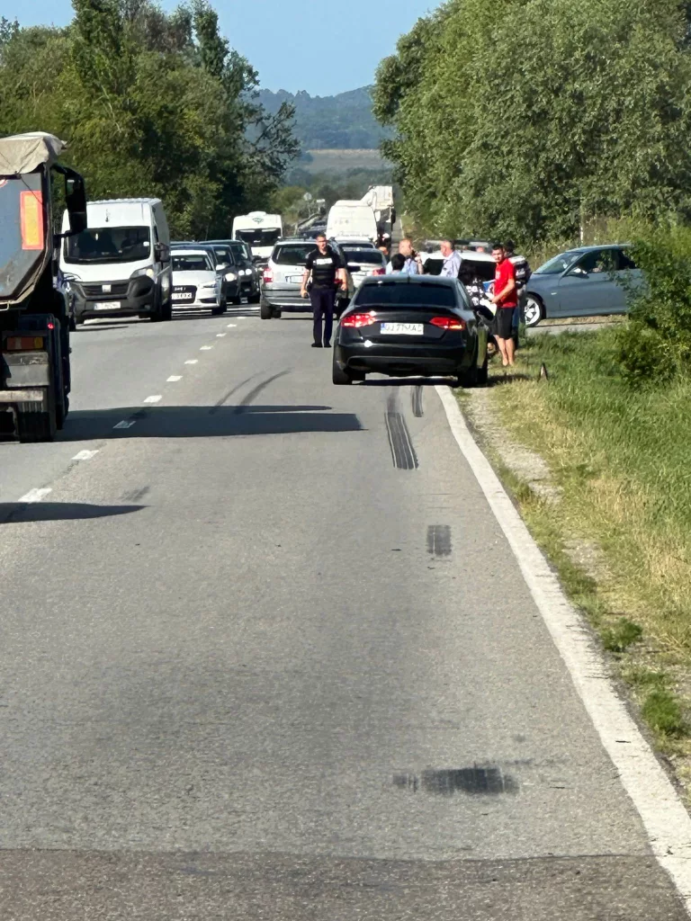 (VIDEO) Un craiovean, rănit într-un accident la Lelești