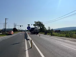 (VIDEO) Vâlcea: Drum blocat de o cisternă desprinsă de capul tractor