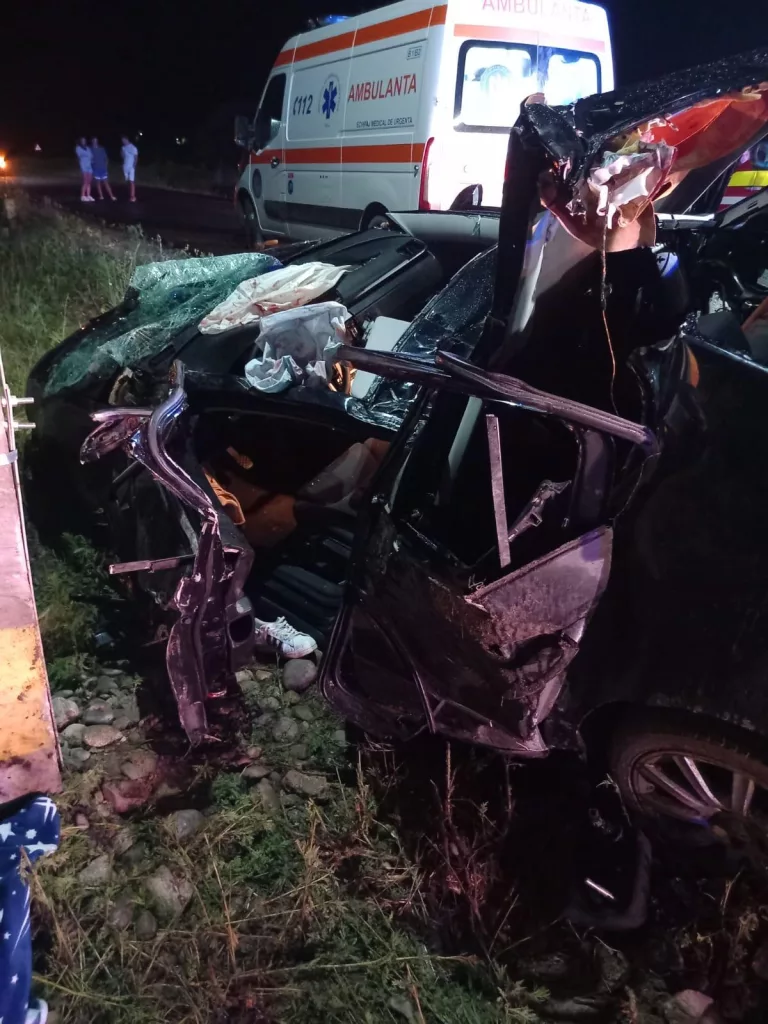 Dolj: Doi tineri au murit într-un accident în Dobridor