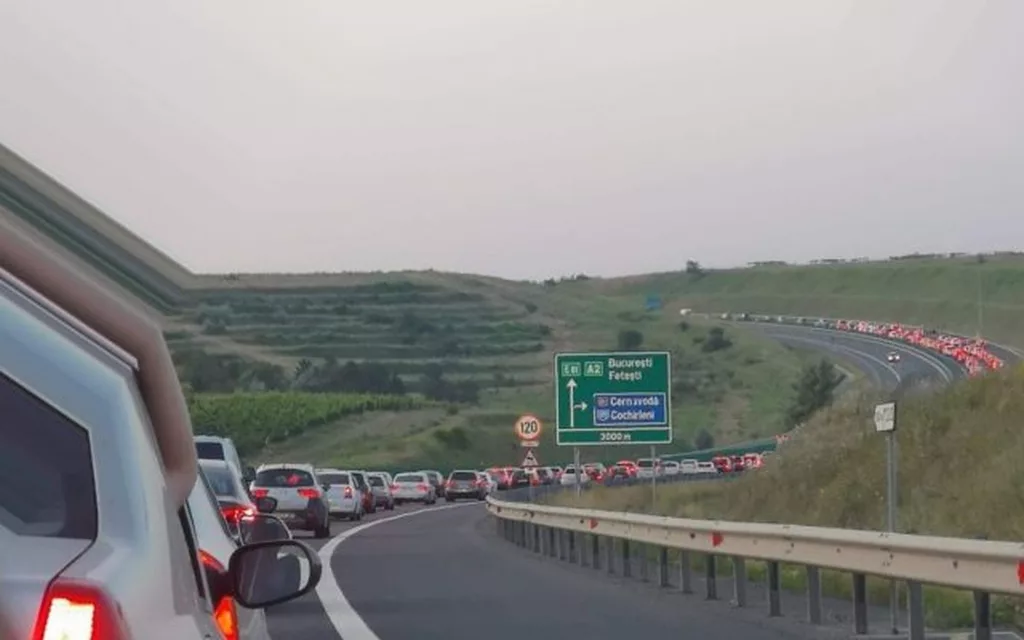 Circulaţie oprită pe Autostrada Soarelui