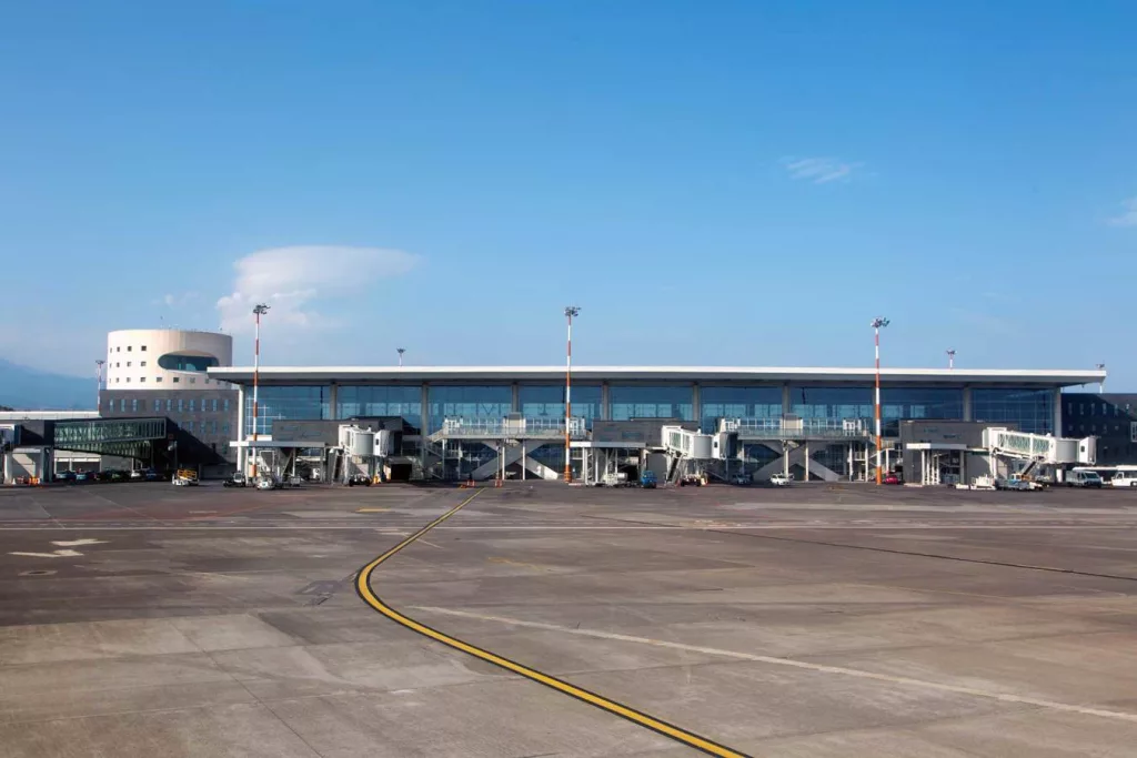 Incendiu pe aeroportul Catania-Fontanarossa din Catania