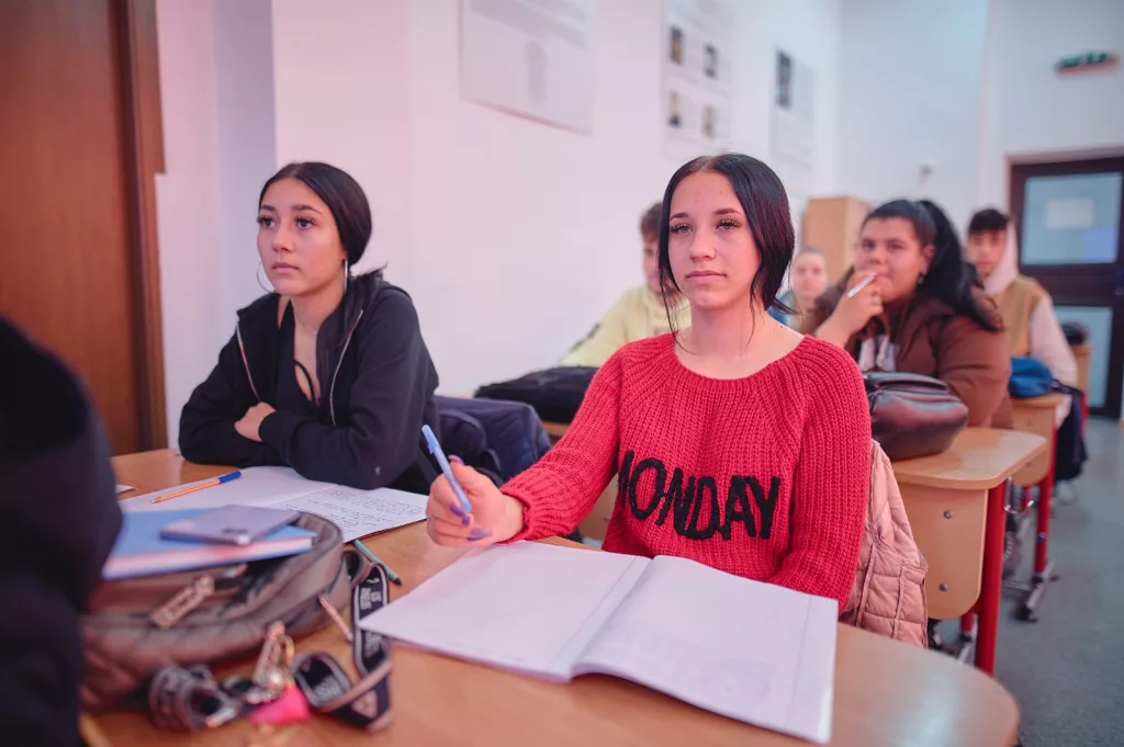 Mai puţin de jumătate dintre elevii înscrişi în clasa I acum 12 ani au reuşit să ia Bacalaureatul