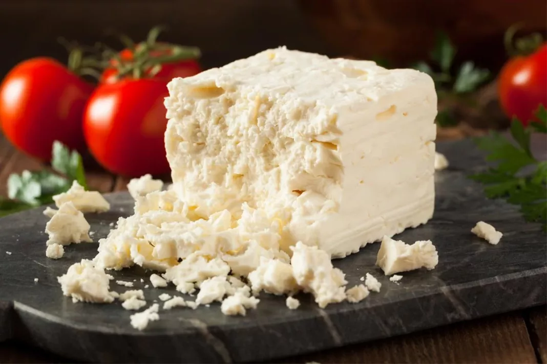 Brânza grecească Feta, una dintre cele mai bogate varietăți de brânză din lume