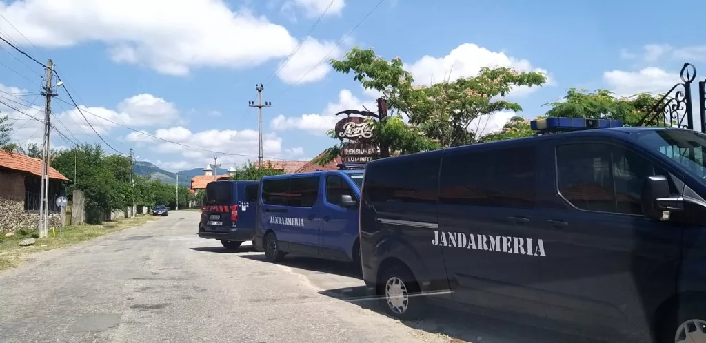 Căutări ample în Gorj pentru prinderea unui individ înarmat. Acesta a împușcat un bărbat din Turcinești