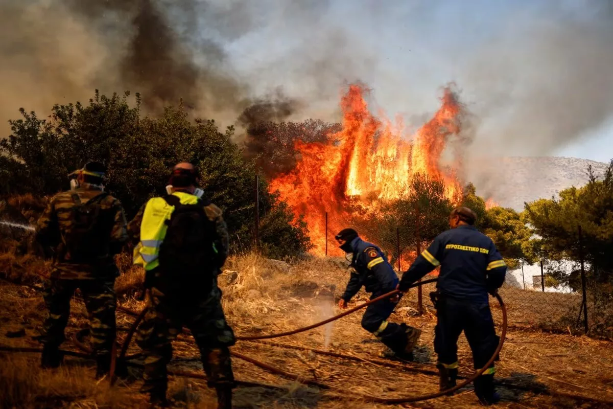 Μειώνεται η ένταση των πυρκαγιών στην Ελλάδα