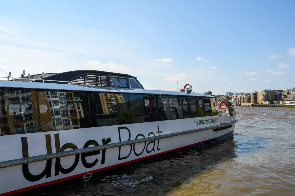 Uber a lansat serviciul Uber Boat în insula greacă Mykonos