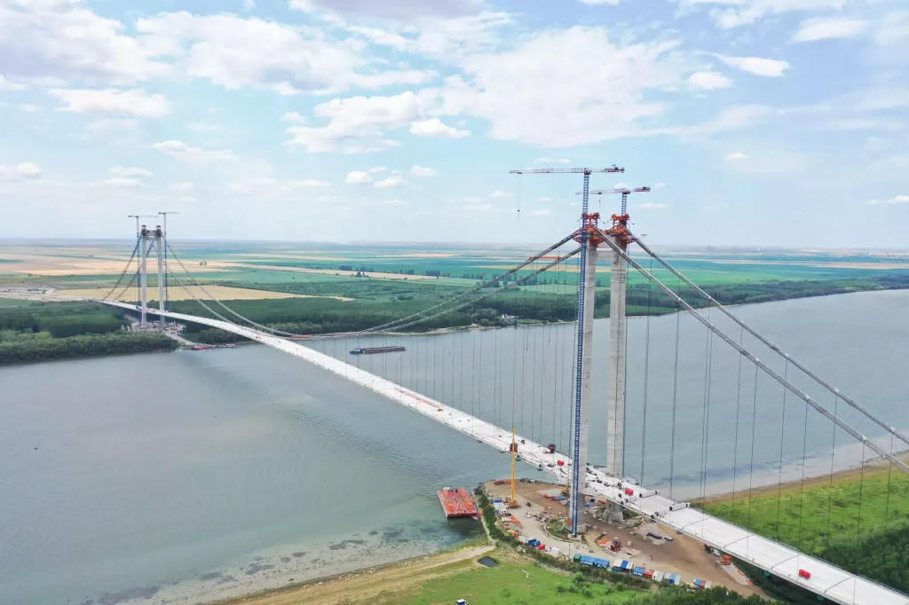 Program circulație pe podul suspendat peste Dunăre de la Brăila
