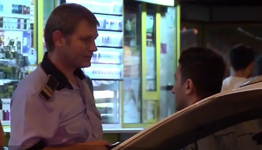 Cinci bărbați s-au bătut ca în filme într-un supermarket din București