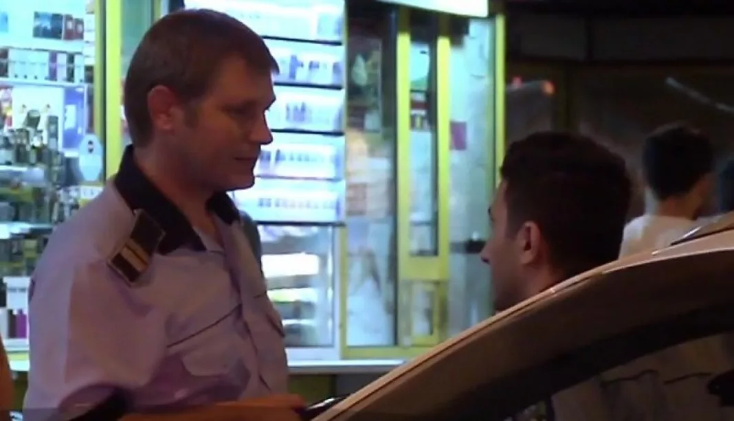 Cinci bărbați s-au bătut ca în filme într-un supermarket din București