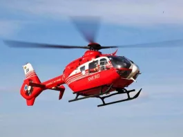 Bărbat căzut de pe schelă şi blocat la 15 metri înălţime, transportat la spital cu elicopterul SMURD