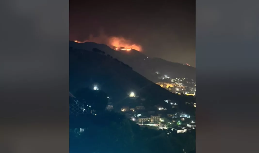 O localitate din zona Palermo, devastată de incendii
