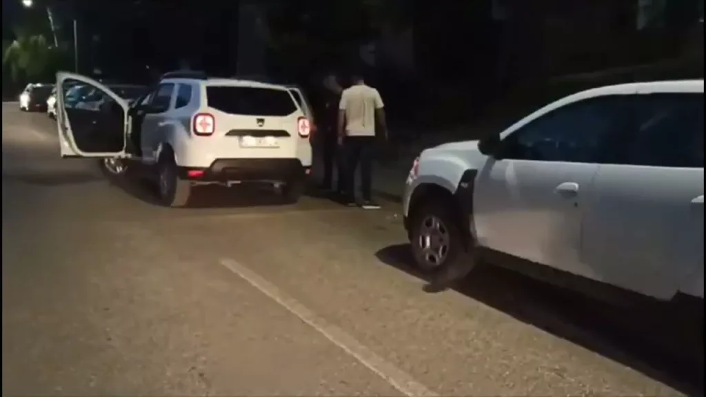 (VIDEO) Olt: Trei scandalagii, reținuți după ce au agresat un cuplu
