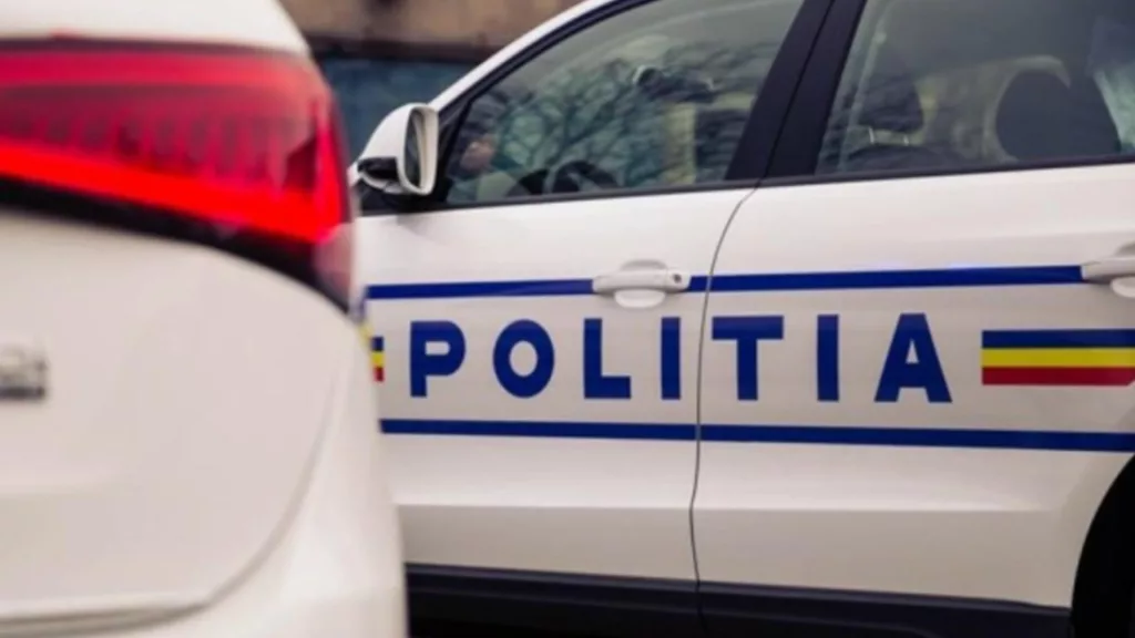 Coliziune între patru mașini. Două persoane, grav rănite