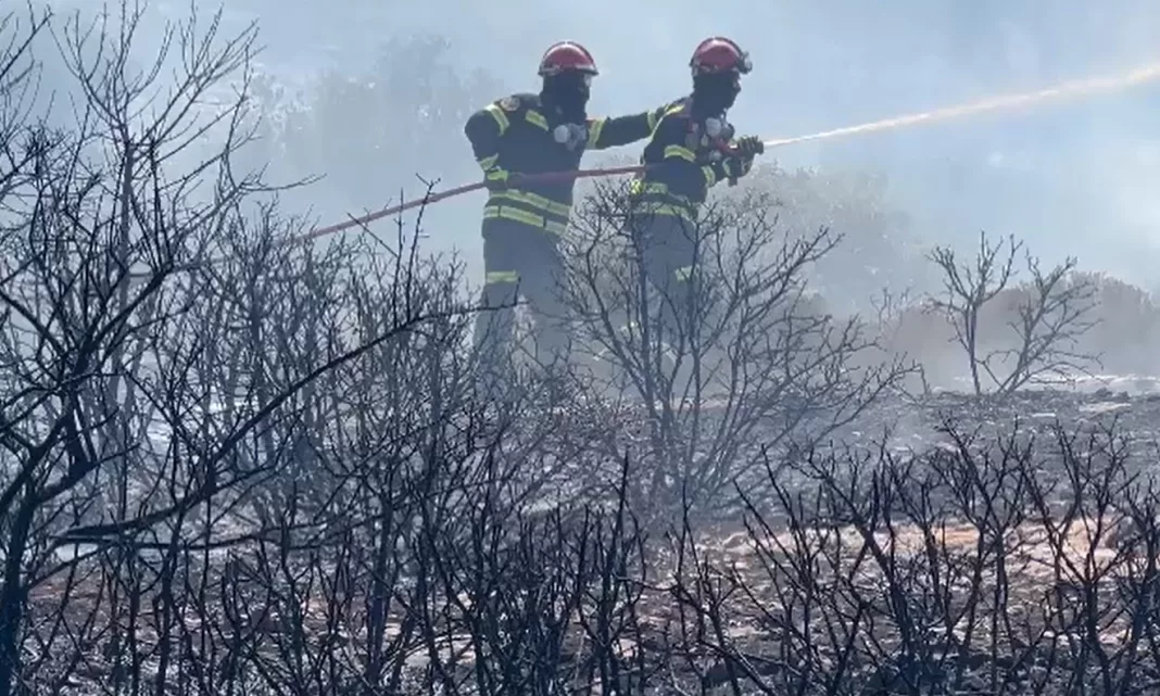 Pompieri români dislocați în Grecia pentru stingerea unui incendiu
