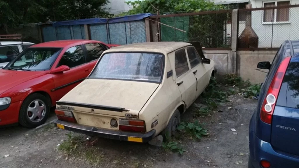 Gorj: Localnicii din Runcu primesc stimulente pentru a renunța la mașinile vechi