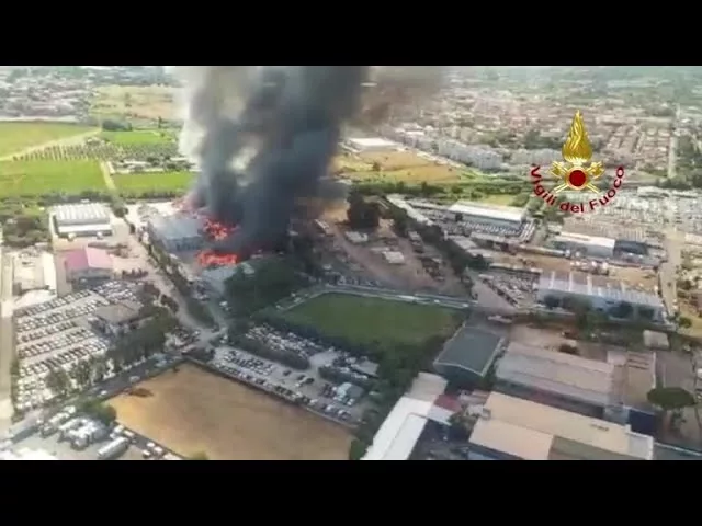 (VIDEO) Incendiu lângă Aeroportul Ciampino din Roma